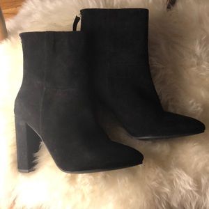 Seychelle’s Black Heel Boots
